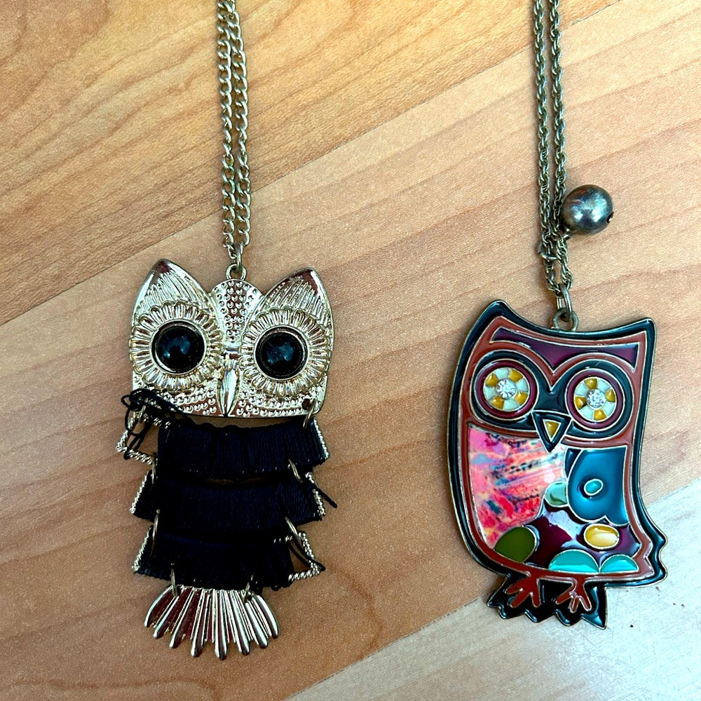 Two of the classic super long necklace with owl pendants 🦉✌🏼